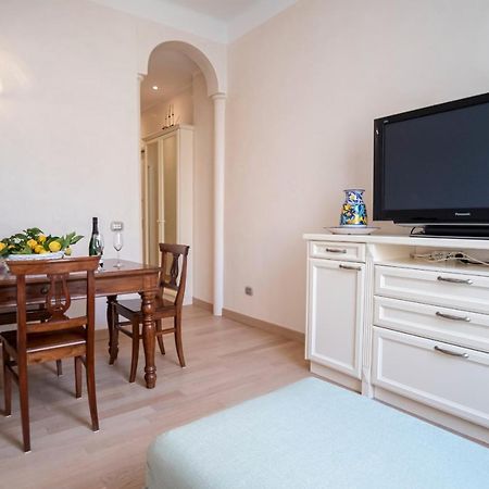 Noliday Suite Riviera Luxury Sea Flat Eksteriør billede