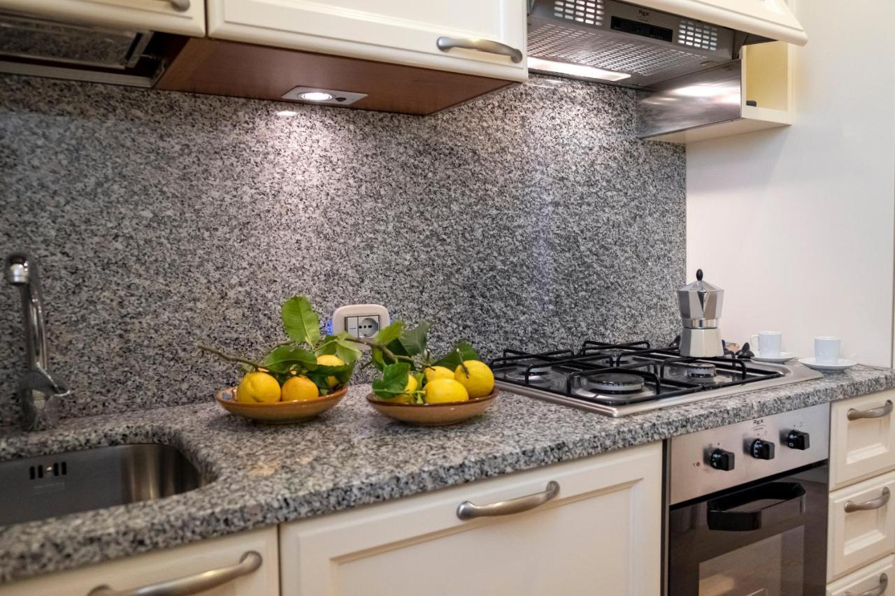 Noliday Suite Riviera Luxury Sea Flat Eksteriør billede