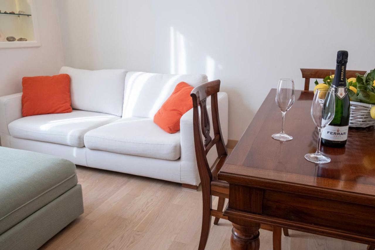 Noliday Suite Riviera Luxury Sea Flat Eksteriør billede